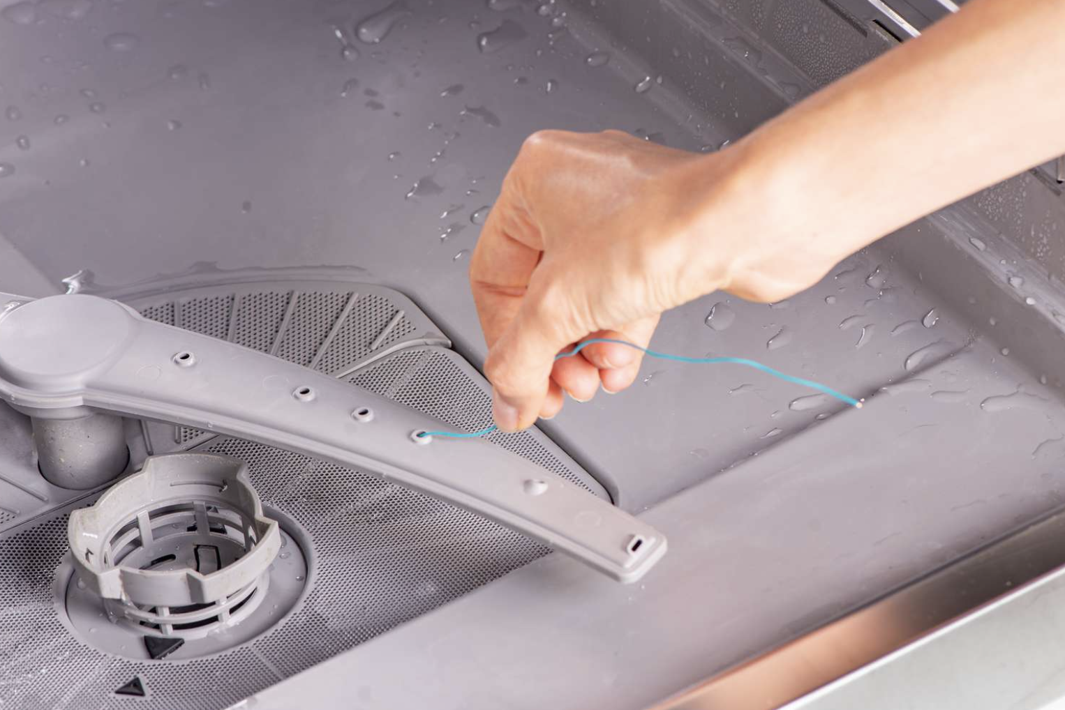 Vệ sinh máy rửa bát để tránh vi khuẩn nấm mốc